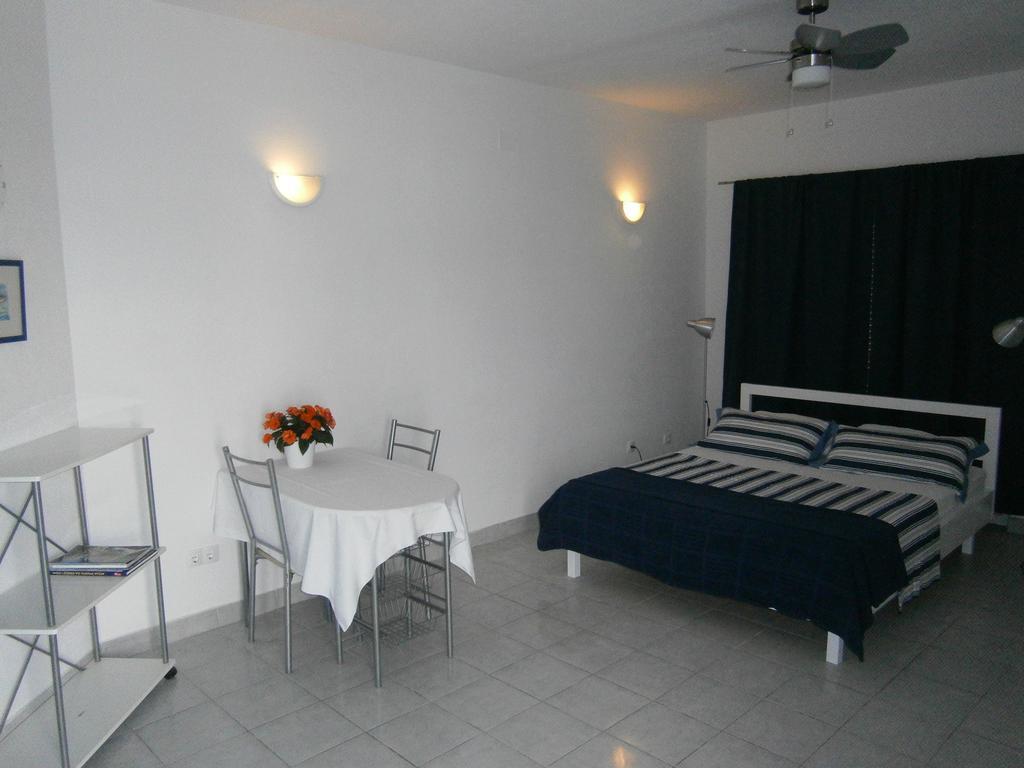 Apartments Grbin (Adults Only) Lumbarda Rum bild